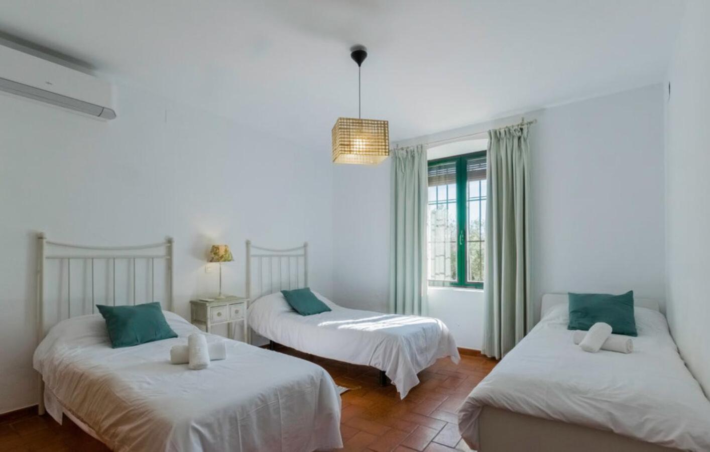 Cortijo Mazuecos By Sharingco Villa Lora del Rio Luaran gambar