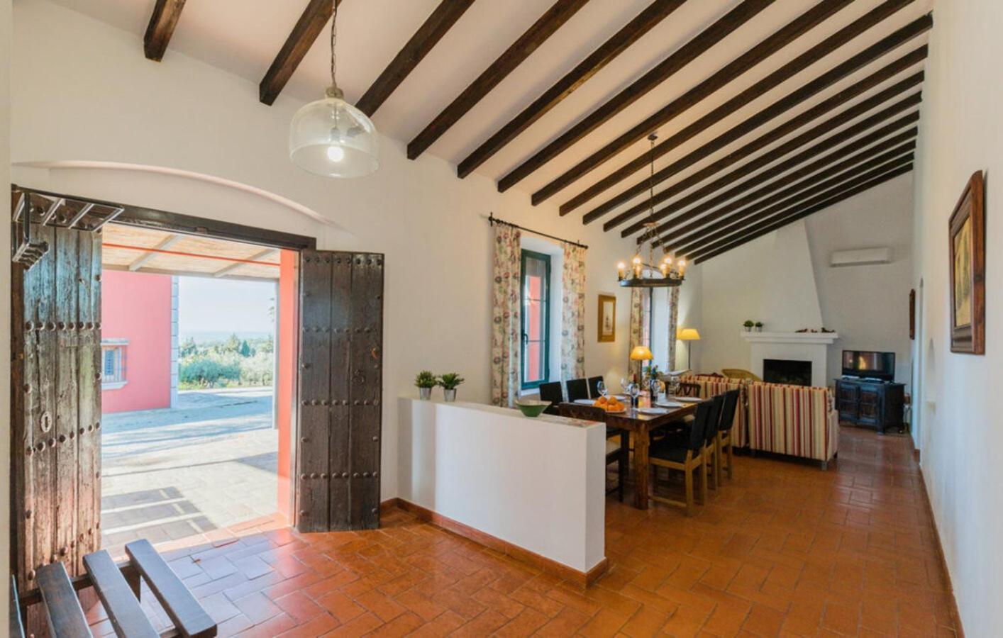 Cortijo Mazuecos By Sharingco Villa Lora del Rio Luaran gambar